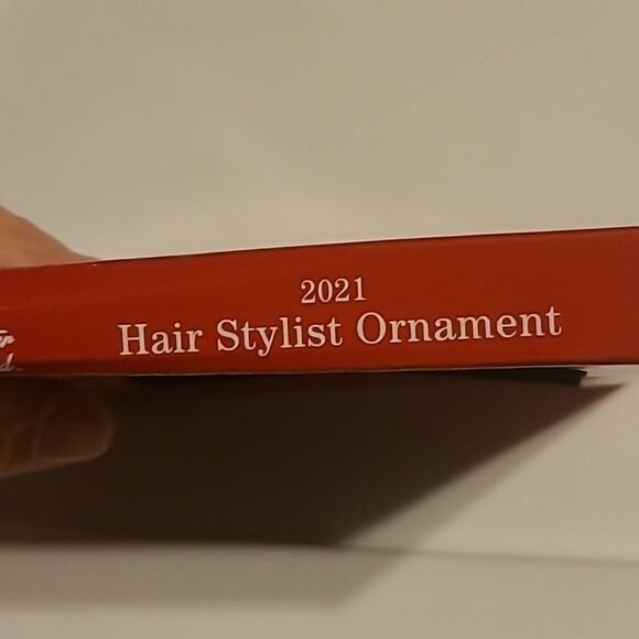 WONDERLAND Silver Hair Stylist Ornament - Picture 5 of 5